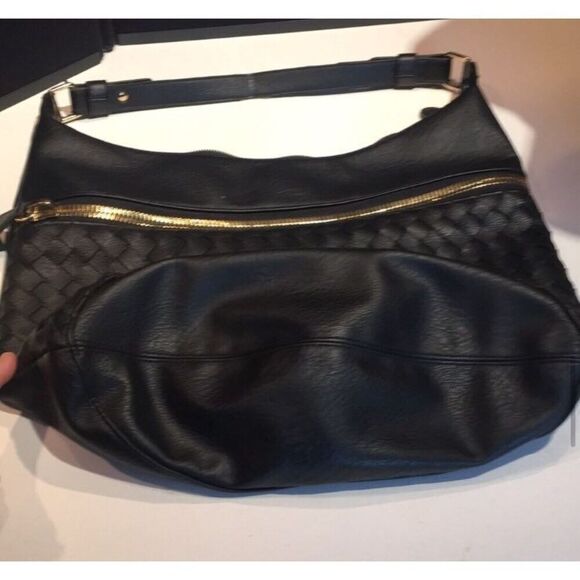 Chic Braided Front Shoulder Bag with Gold Zipper - Stylish and Functional - Picture 10 of 14